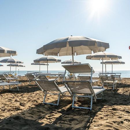 Hotel Athena Линяно Сабиадоро Екстериор снимка