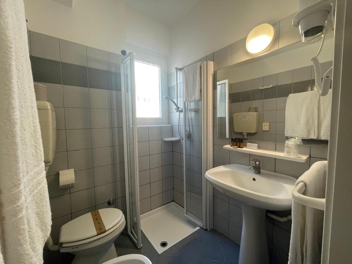 Hotel Athena Линяно Сабиадоро Стая снимка
